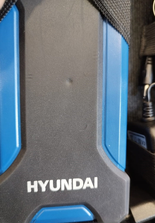 OUTLET - HYPS400 Arrancador de coches portátil de Hyundai
